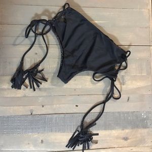 Acacia Murray bottom